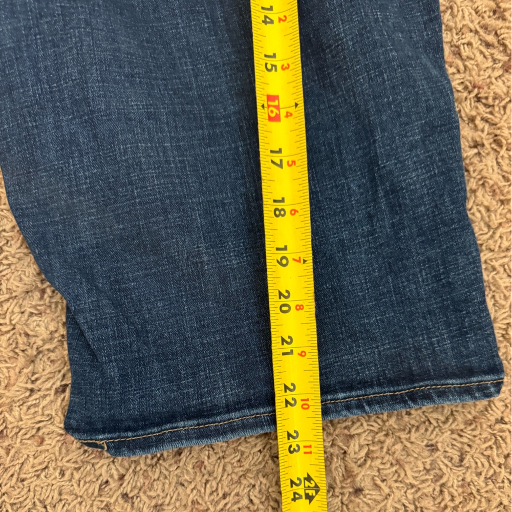 Levi’s Bermuda Jean Shorts Women’s size 30 - Picture 4 of 14